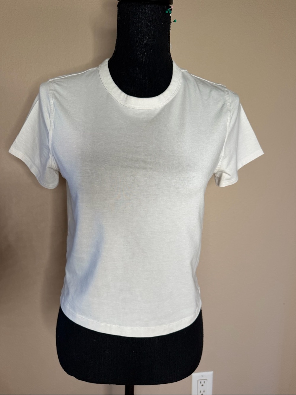 lululemon athletica White Short Sleeve Crewneck Tee Sz. 4
